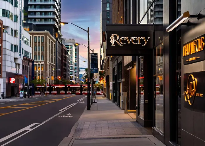 Motels Revery Toronto Downtown, Curio Collection By Hilton