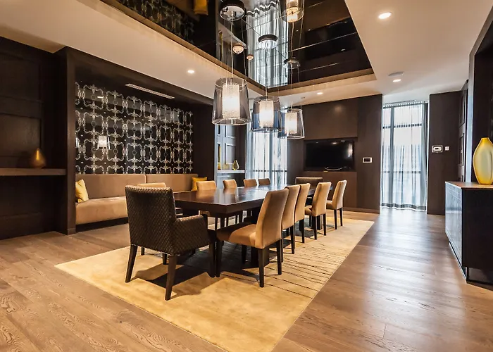 Hotels with pool Life Suites Loft - Cn Tower