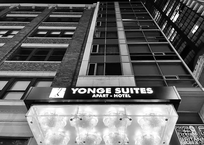 Pet Friendly hotel: Yonge Suites Apart Hotel