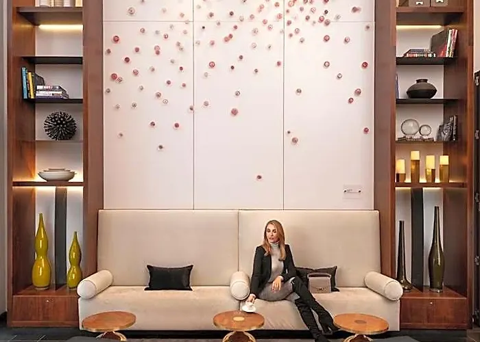 Kid friendly hotel Executive Cosmopolitan Toronto