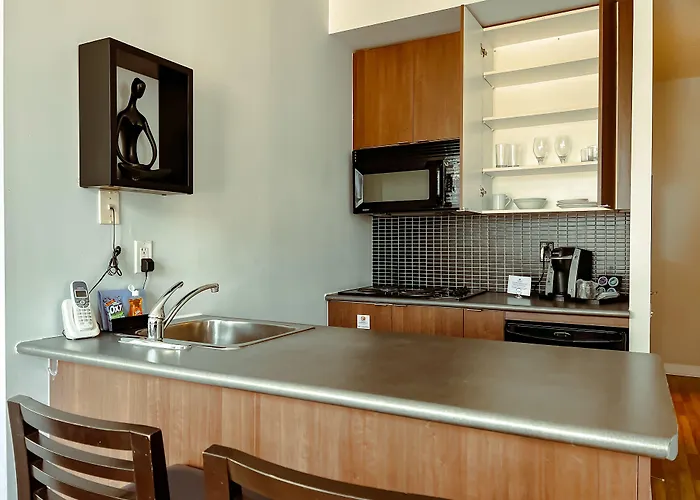 Kid friendly hotel Executive Cosmopolitan Toronto